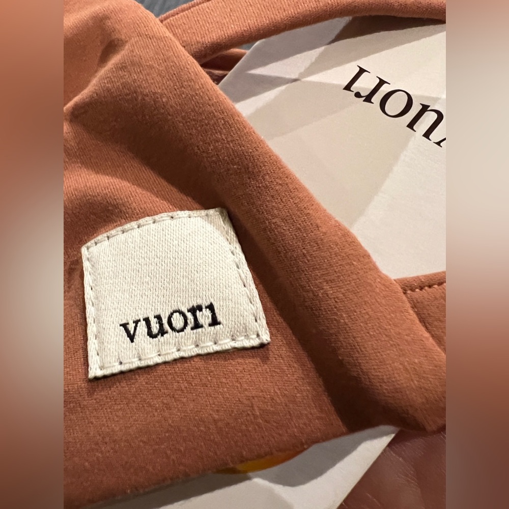 New With Tags ✨ Vuori Yosemite Bra ✨ Light Penny ✨ XL - Picture 7 of 7